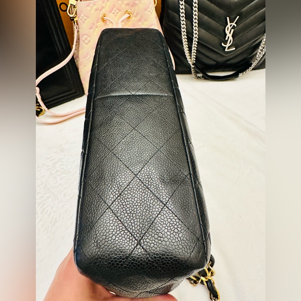 CHANEL Jumbo Classic Single Flap Caviar Leather Handbag Black/Gold Hardware - Picture 15 of 15